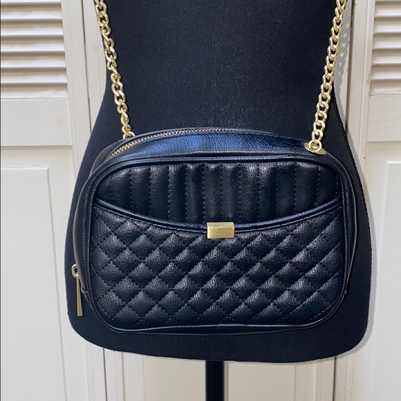 Black faux leather crossbody with gold chain - Picture 2 of 9